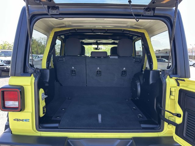 Used 2023 Jeep Wrangler Unlimited w/ Cold Weather Group AWD/4WD image 13