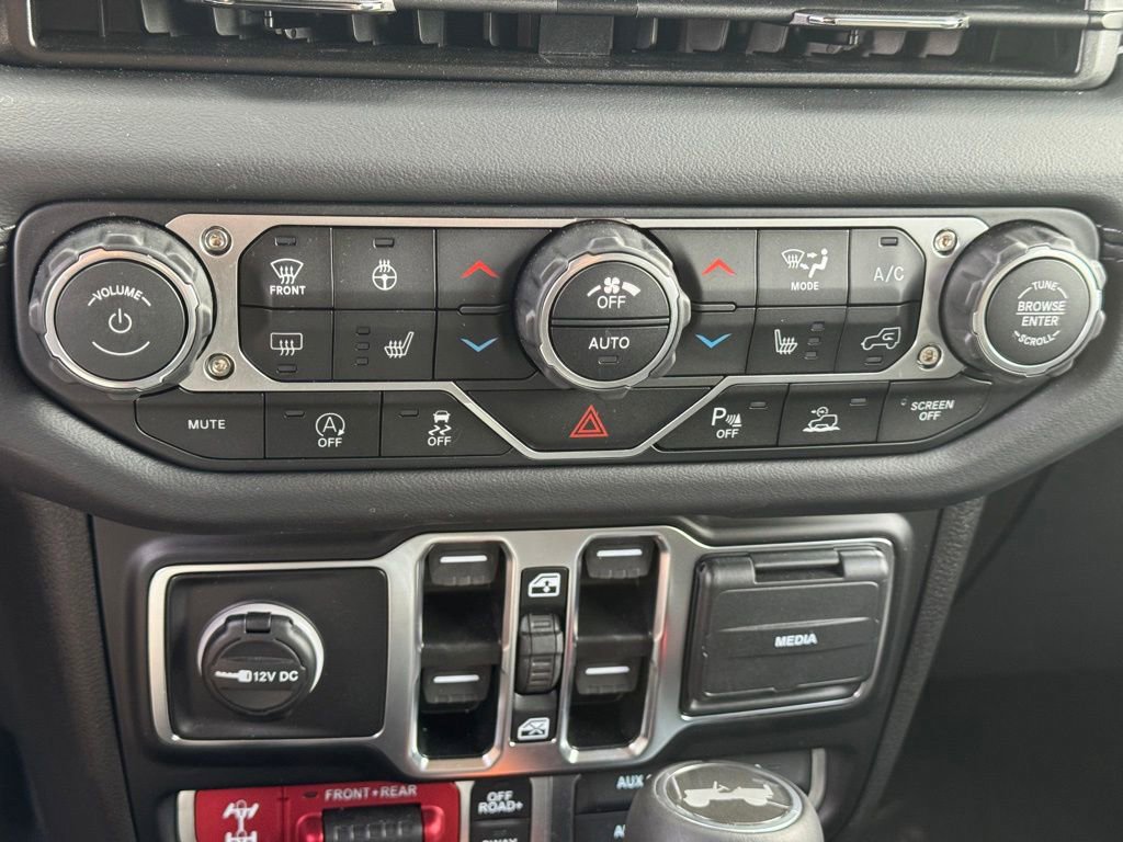 Used 2026 Jeep Wrangler Unlimited Rubicon AWD/4WD image 5