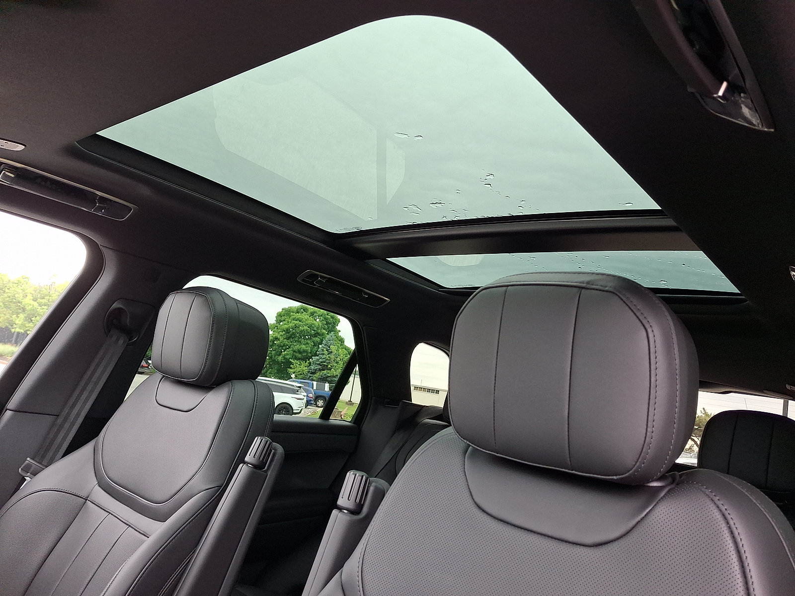 New 2026 Land Rover Range Rover Sport Dynamic SE AWD/4WD image 11