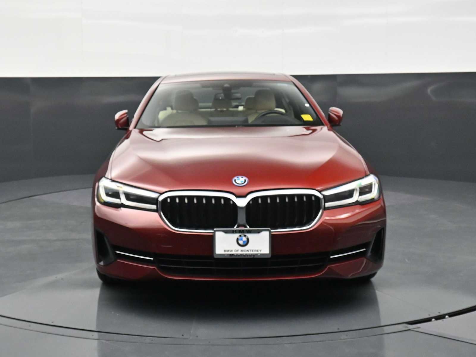 Used 2023 BMW 530e w/ Premium Package image 2
