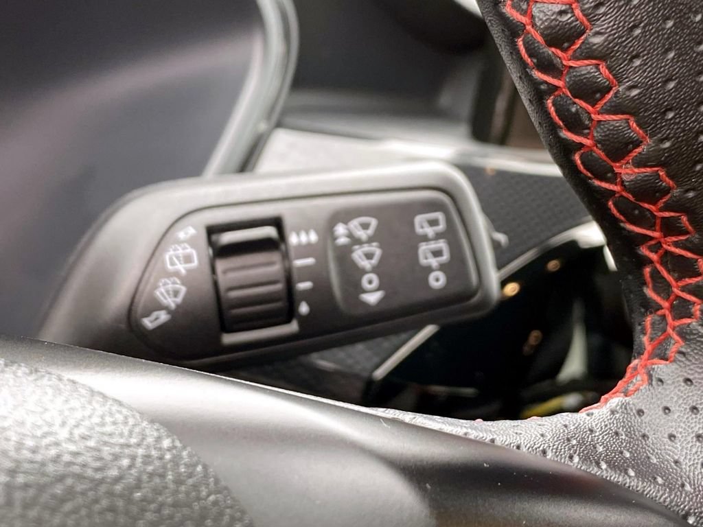 Used 2025 Ford Escape ST-Line Select AWD/4WD image 22