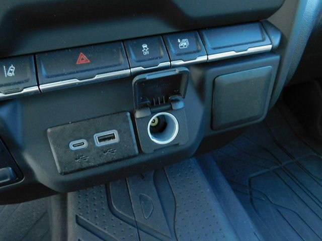 Used 2025 Chevrolet Silverado 2500 Custom image 15