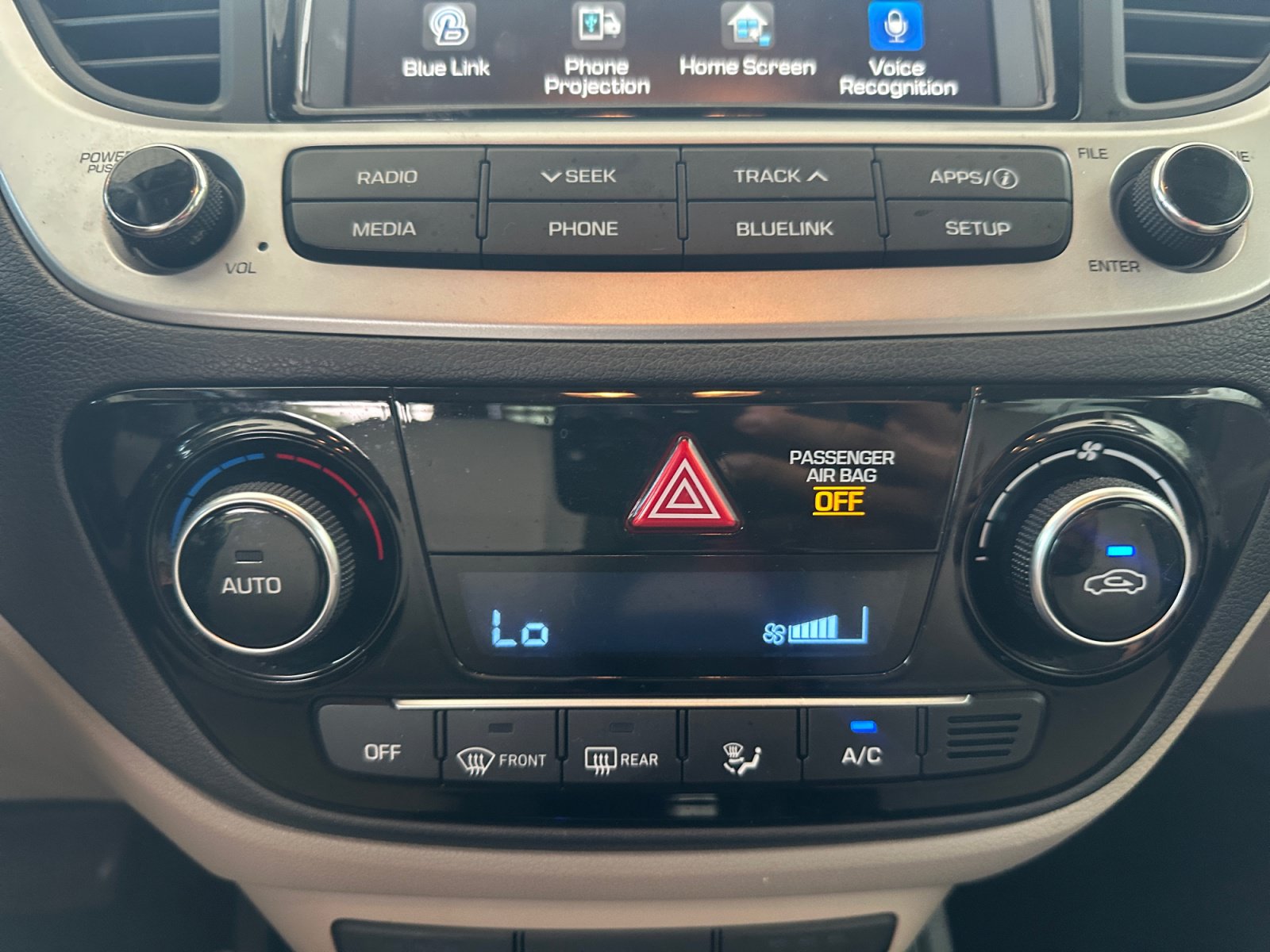 Used 2022 Hyundai Accent Limited FWD image 21