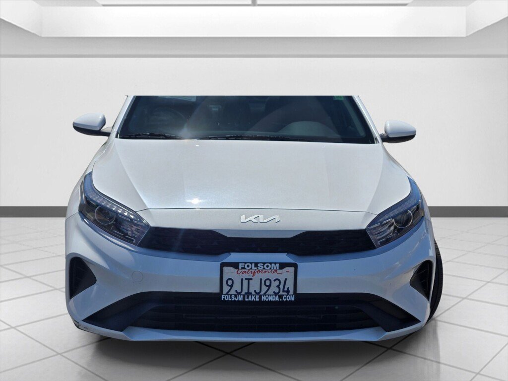 Used 2023 Kia Forte LXS FWD image 2