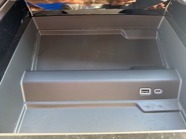 New 2026 Chevrolet Suburban LS image 28