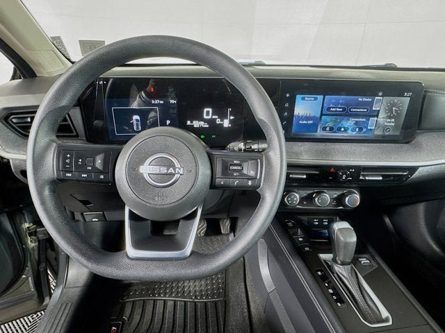 Certified 2025 Nissan Kicks SV AWD/4WD image 10