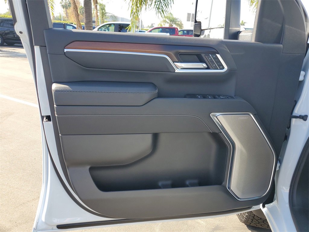 New 2026 GMC Sierra 2500 Denali w/ Denali Reserve Package image 12