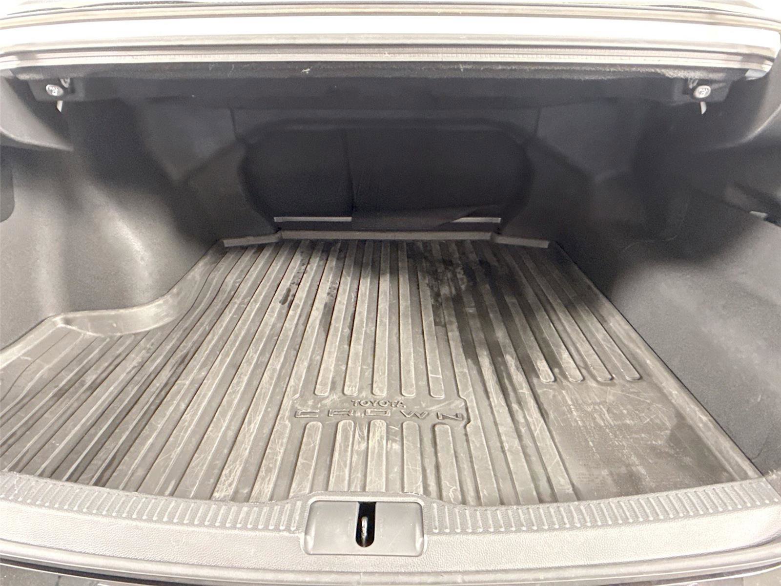 Used 2024 Toyota Crown Platinum AWD/4WD image 40