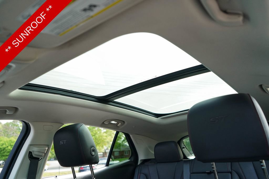 Used 2023 Buick Envision Essence FWD image 32