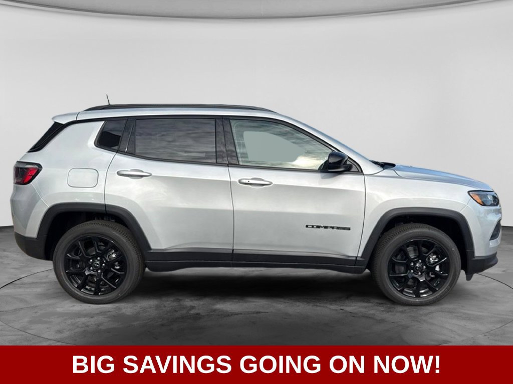 New 2026 Jeep Compass Latitude w/ Sun and Sound Group AWD/4WD image 11