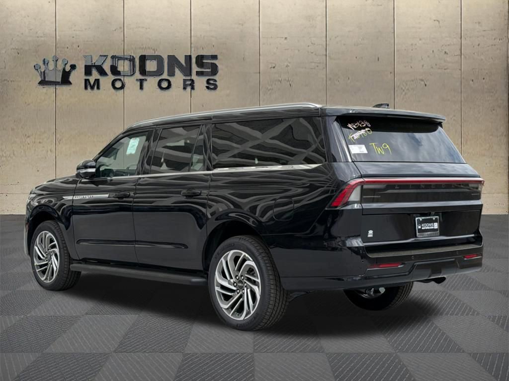 New 2026 Lincoln Navigator L Premier AWD/4WD image 6