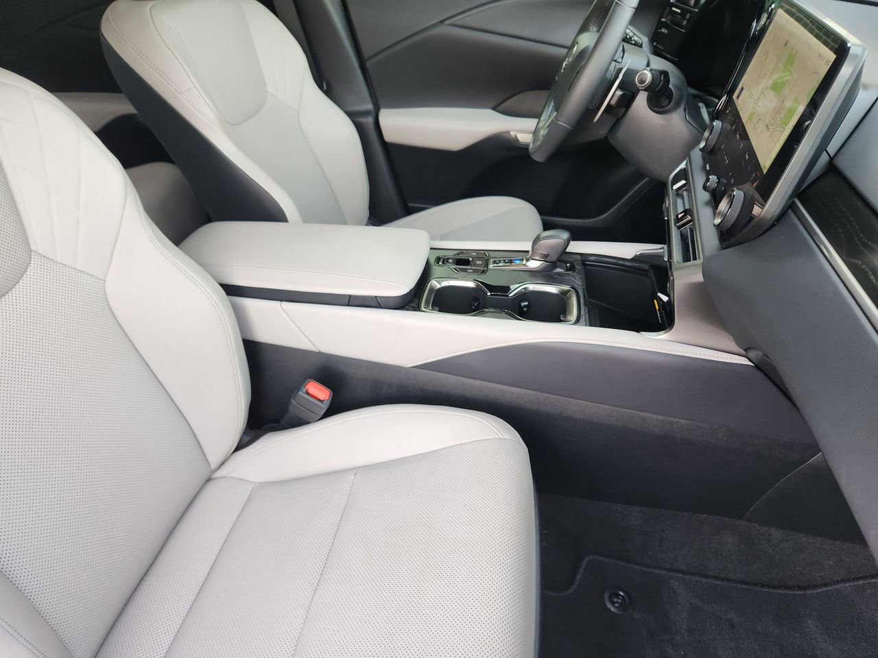 Used 2024 Lexus RX 350 Premium w/ Accessory Package (Z1) image 13