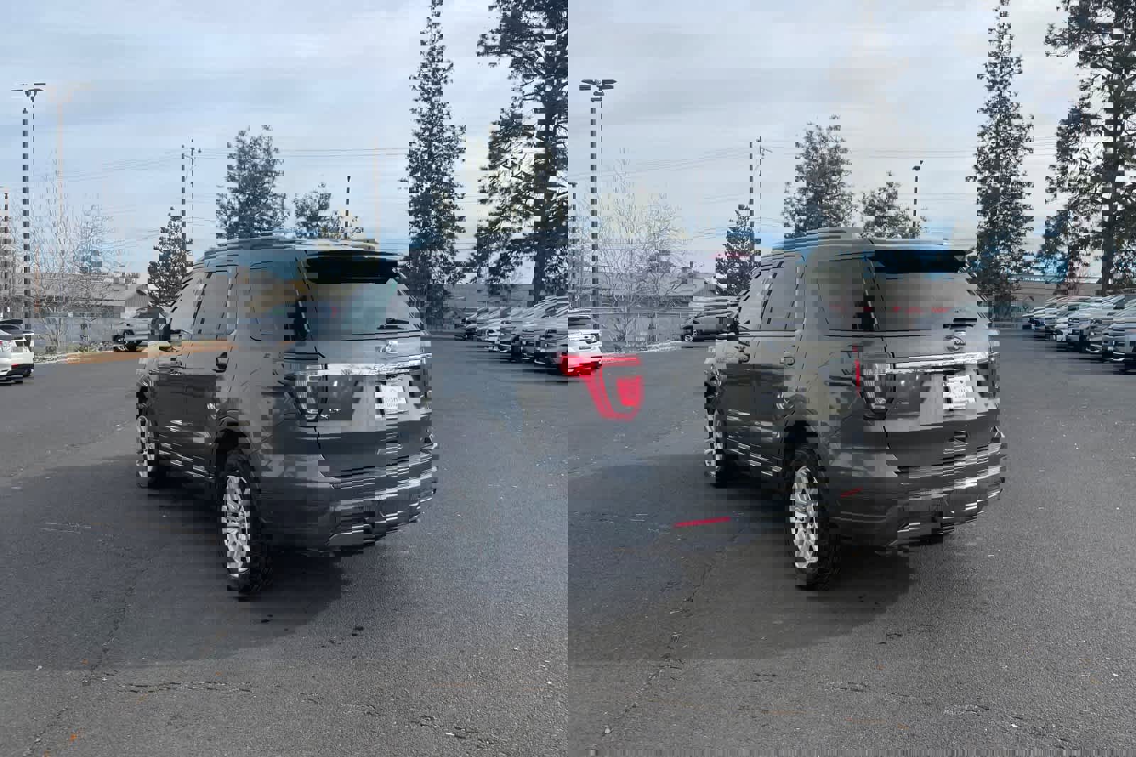 Used 2019 Ford Explorer XLT w/ Equipment Group 201A image 6