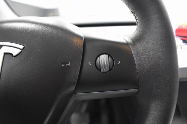Used 2025 Tesla Model Y Long Range image 26