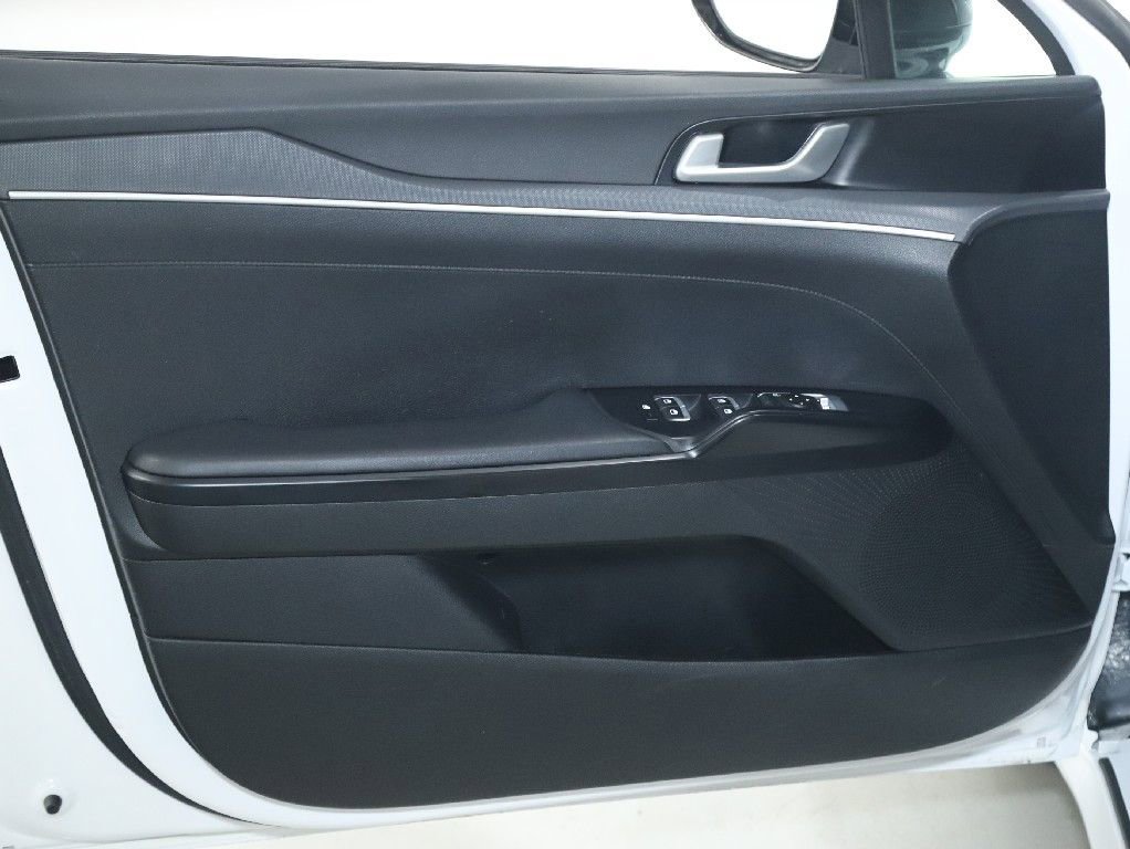 Used 2023 Kia K5 GT-Line image 16