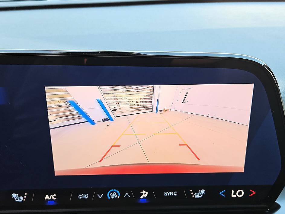 New 2026 Chevrolet Traverse LT FWD image 18