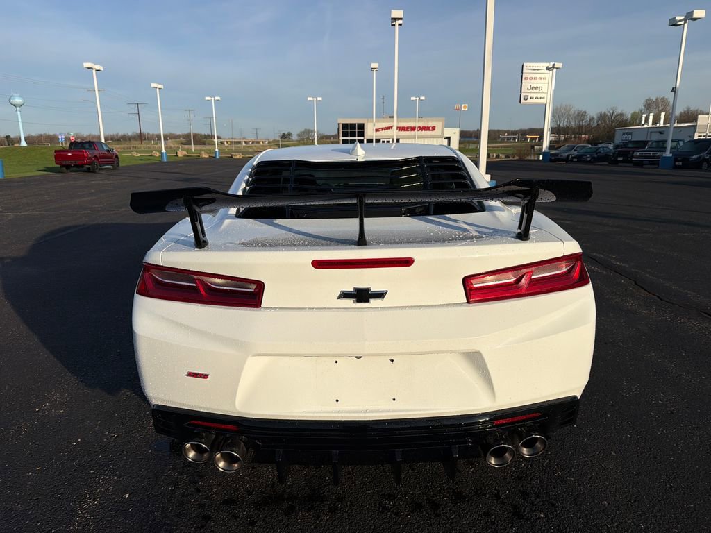 Used 2018 Chevrolet Camaro SS image 4