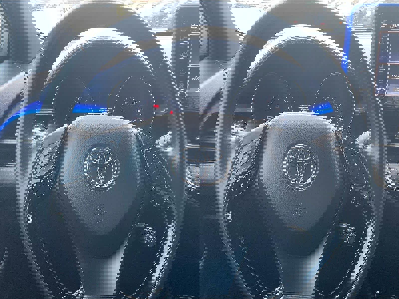 Used 2020 Toyota C-HR XLE FWD image 17