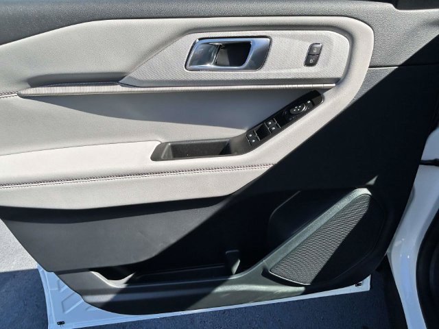 New 2027 Ford Explorer Active w/ Active Comfort Package RWD image 17