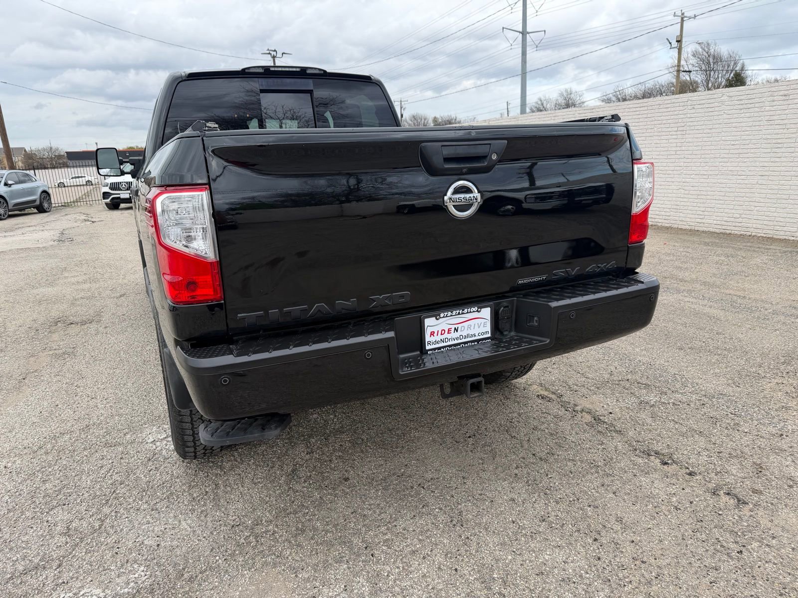 Used 2018 Nissan Titan SV w/ SV Convenience Package AWD/4WD image 5