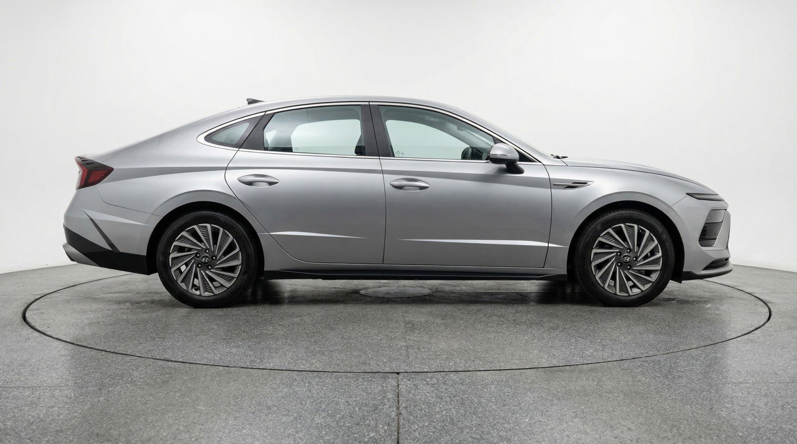 Used 2025 Hyundai Sonata SEL FWD image 11