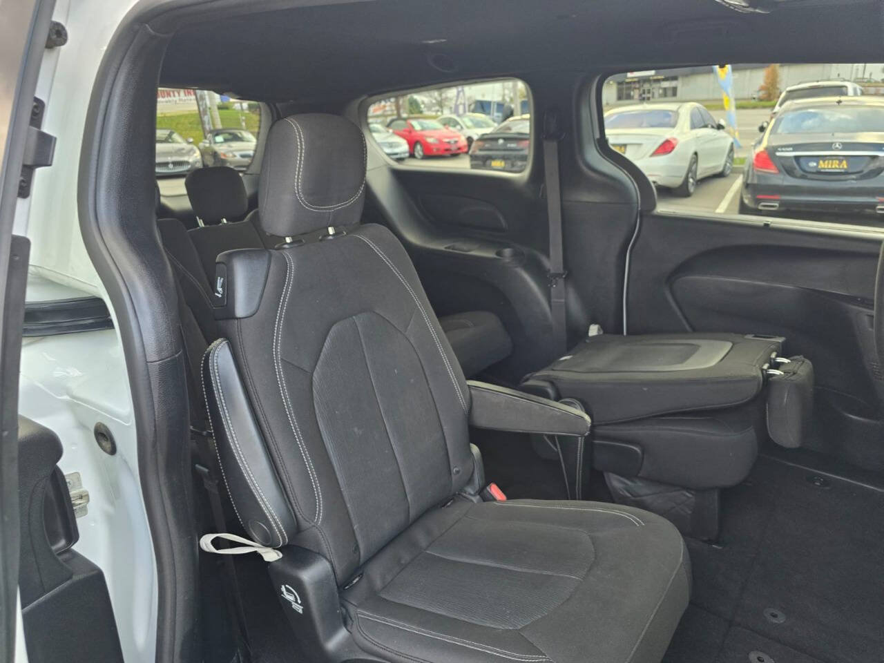 Used 2020 Chrysler Pacifica Touring w/ Advanced Safetytec Group FWD image 62
