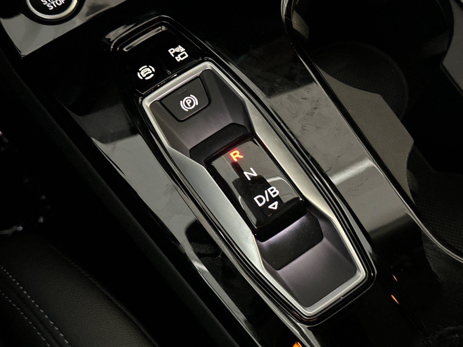 Certified 2025 Audi Q6 e-tron Premium Plus AWD/4WD image 22