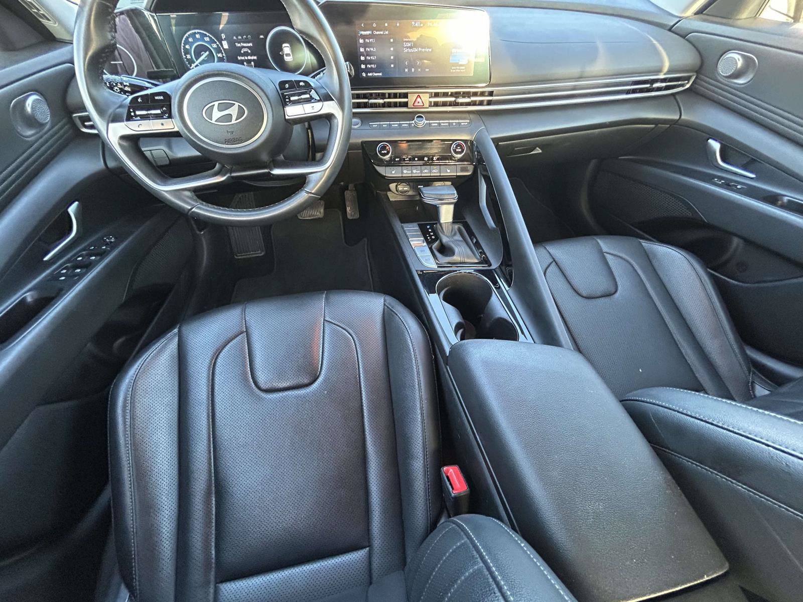 Used 2025 Hyundai Elantra Limited FWD image 14