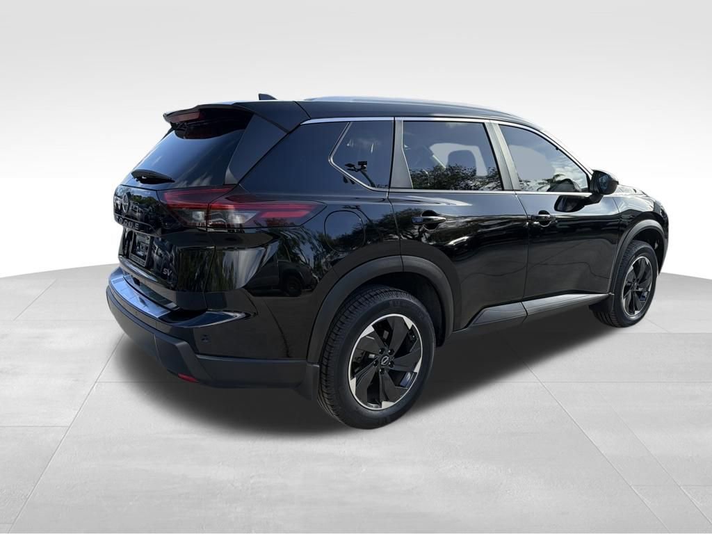 Used 2024 Nissan Rogue SV w/ SV Premium Package image 8