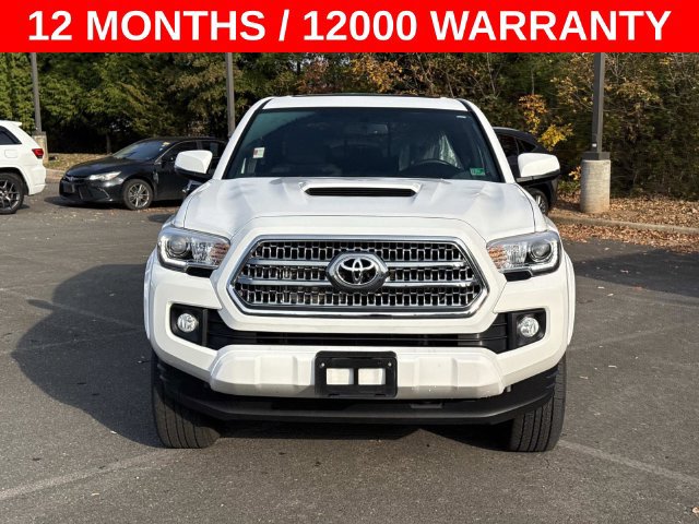 Used 2017 Toyota Tacoma TRD Sport AWD/4WD image 6