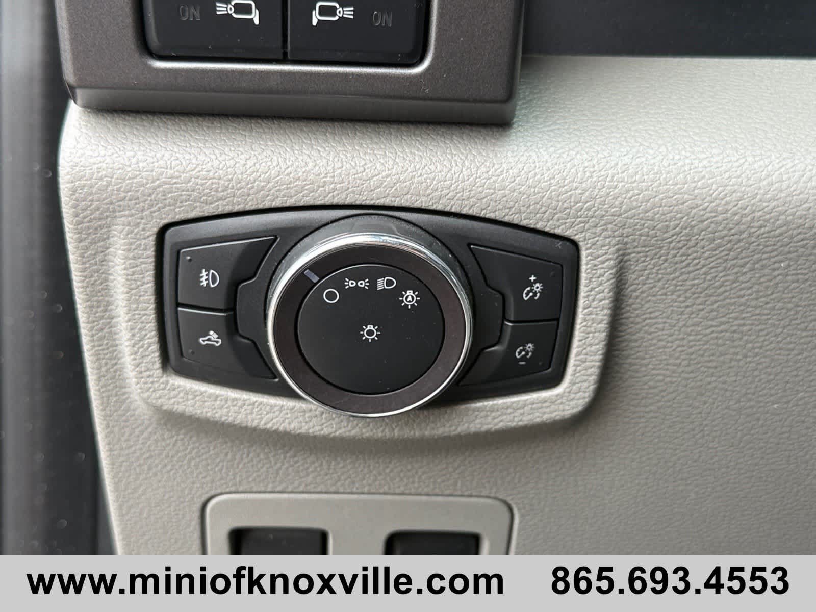 Used 2019 Ford F150 XLT w/ Equipment Group 302A Luxury AWD/4WD image 28