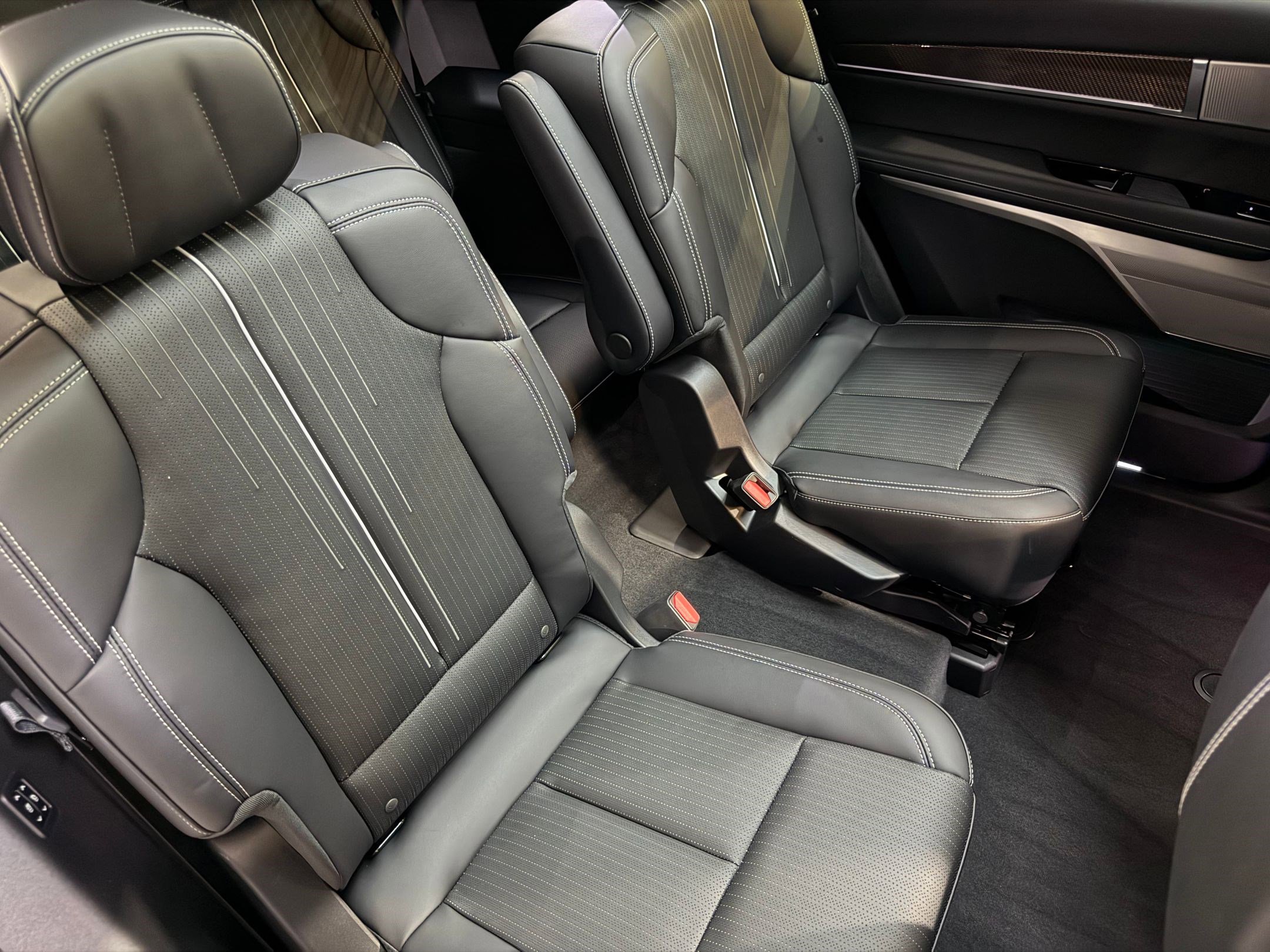 New 2026 Cadillac Vistiq Sport image 52