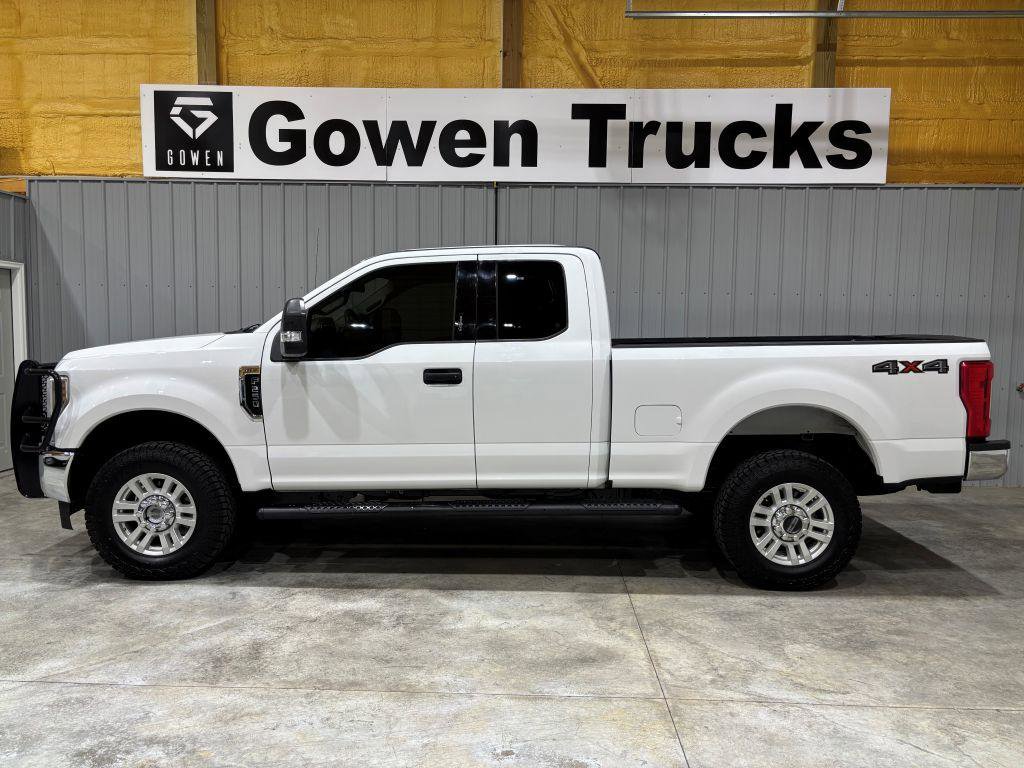 Used 2019 Ford F250 XLT w/ XLT Value Package AWD/4WD image 2