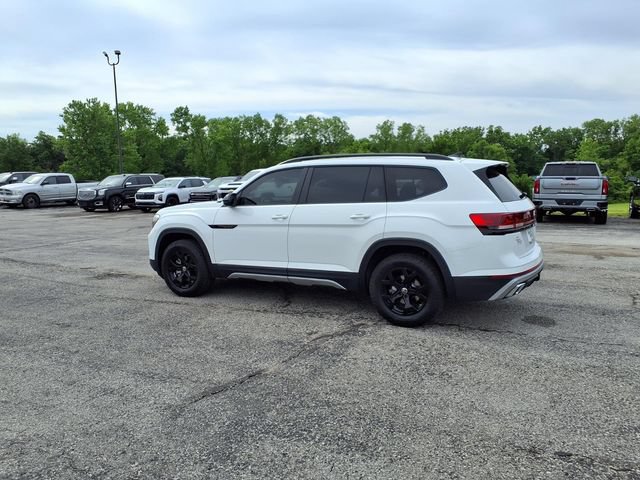 Used 2025 Volkswagen Atlas Peak Edition SE AWD/4WD image 33