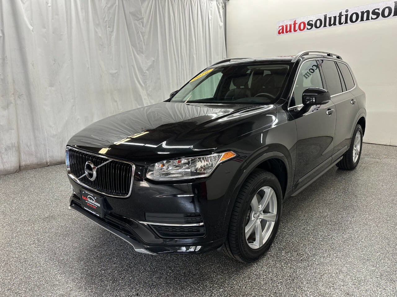 Used 2016 Volvo XC90 T5 Momentum image 3