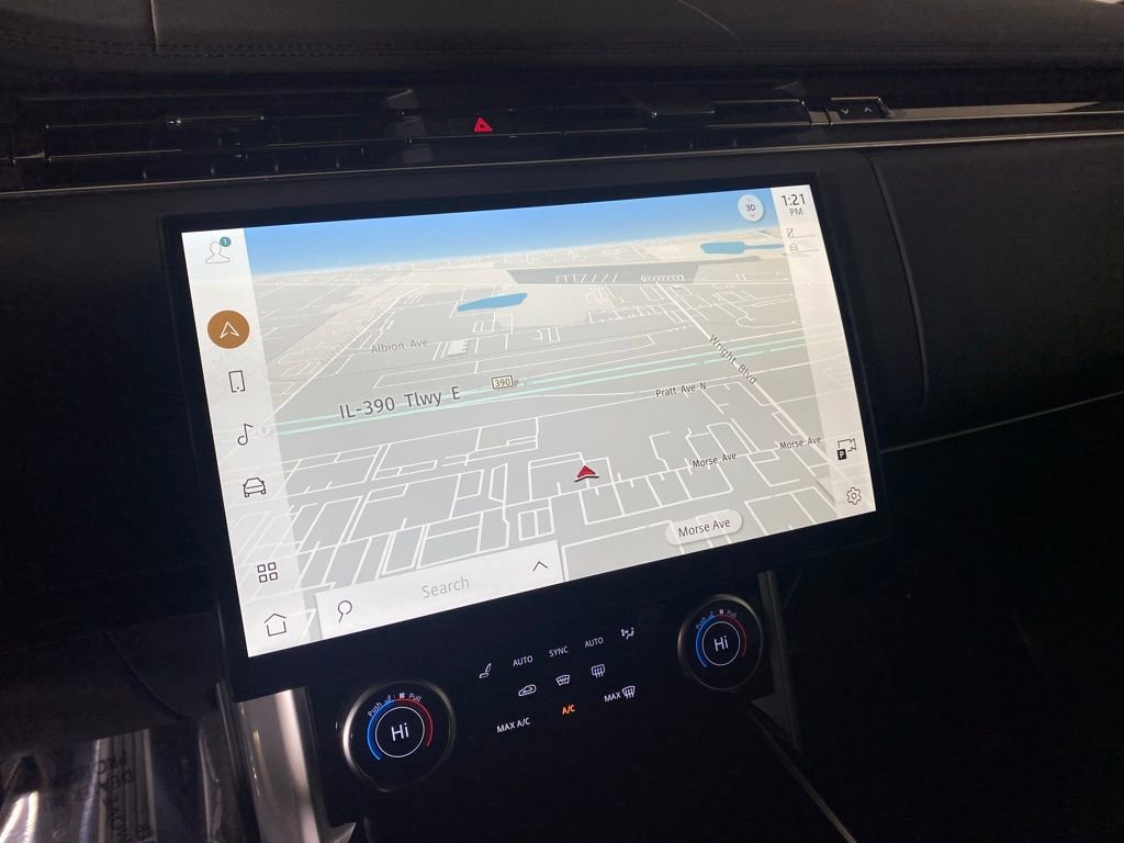 Used 2023 Land Rover Range Rover Long Wheelbase SE image 18