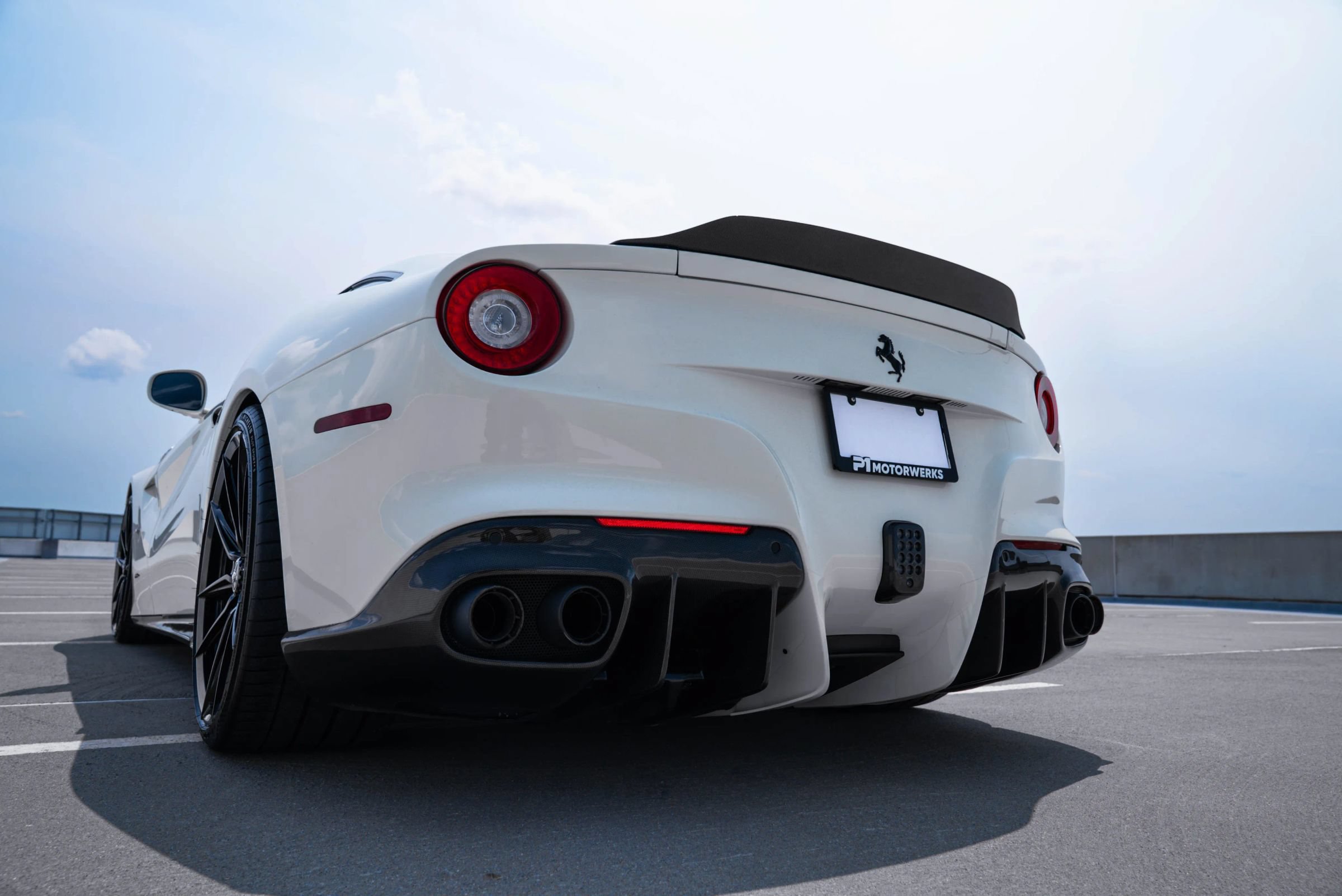 Used 2015 Ferrari F12 Berlinetta RWD image 21