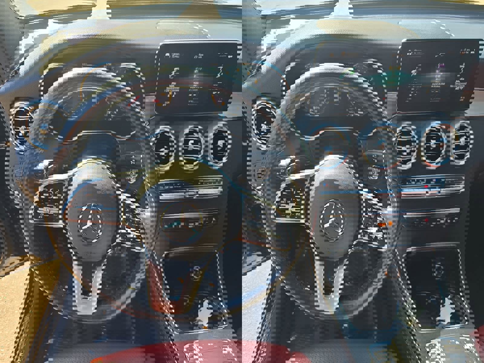 Used 2020 Mercedes-Benz GLC 300 4MATIC Coupe image 18