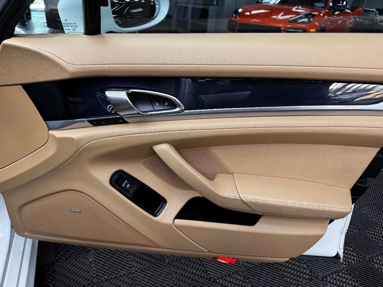 Used 2015 Porsche Panamera 4 image 57