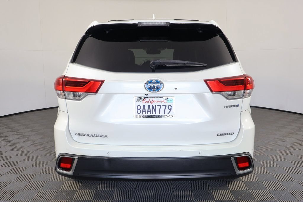 Used 2017 Toyota Highlander Limited w/ Carpet Mat Package AWD/4WD image 5