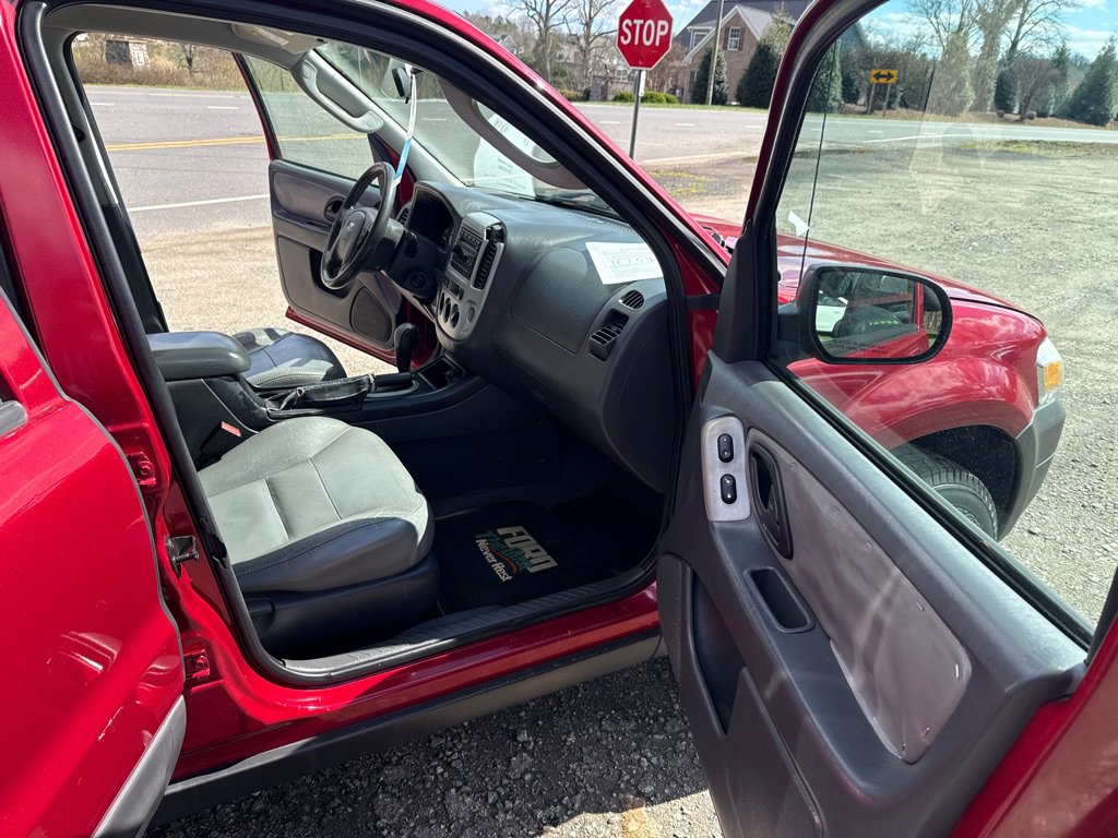 Used 2006 Ford Escape XLT image 13