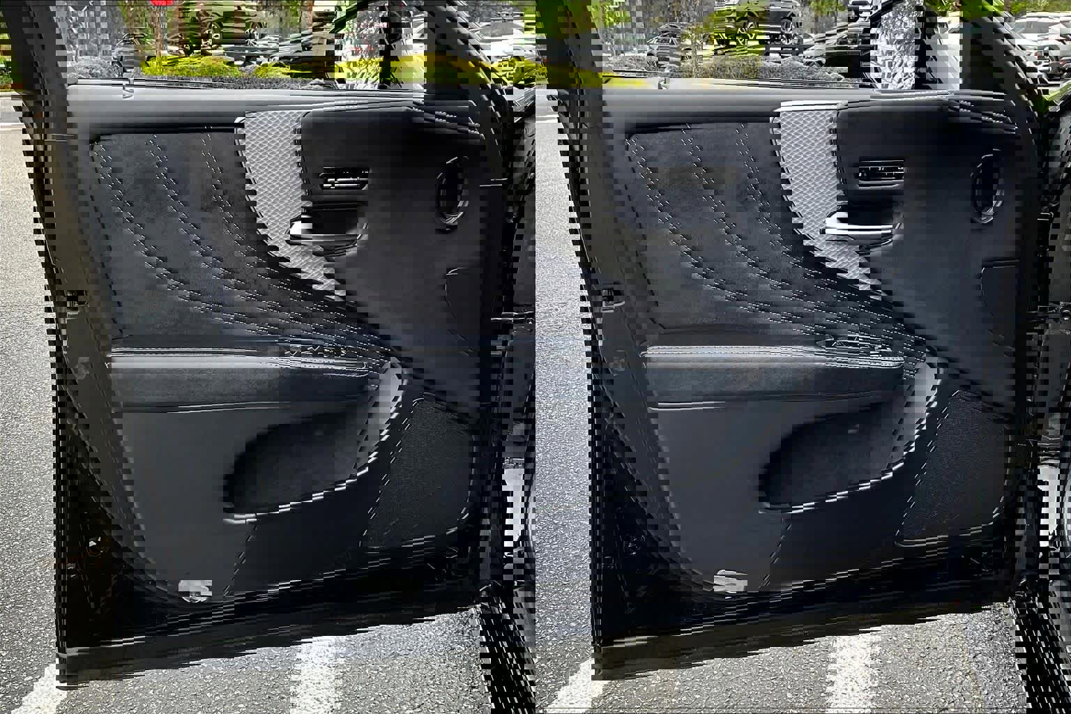 Used 2018 Lexus LS 500 F Sport w/ Accessory Package (Z2) image 22