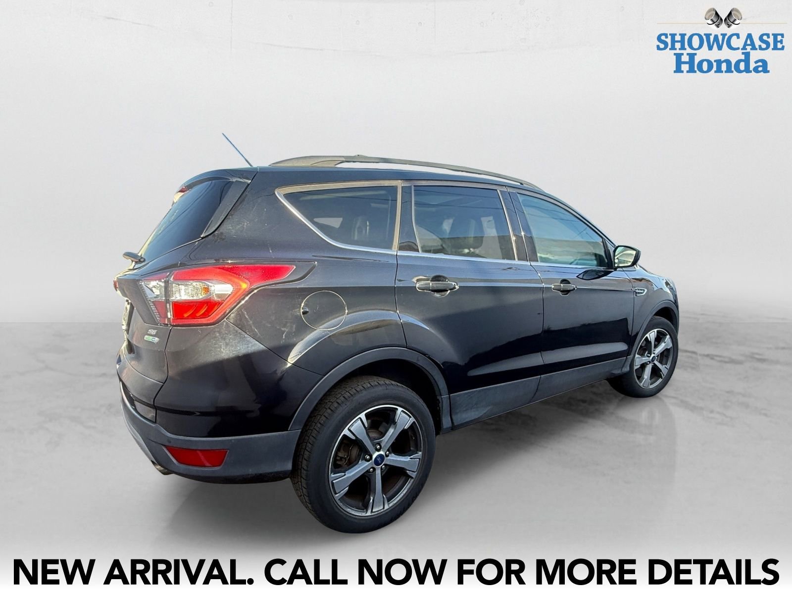 Used 2017 Ford Escape SE w/ SE Leather Comfort Package image 5