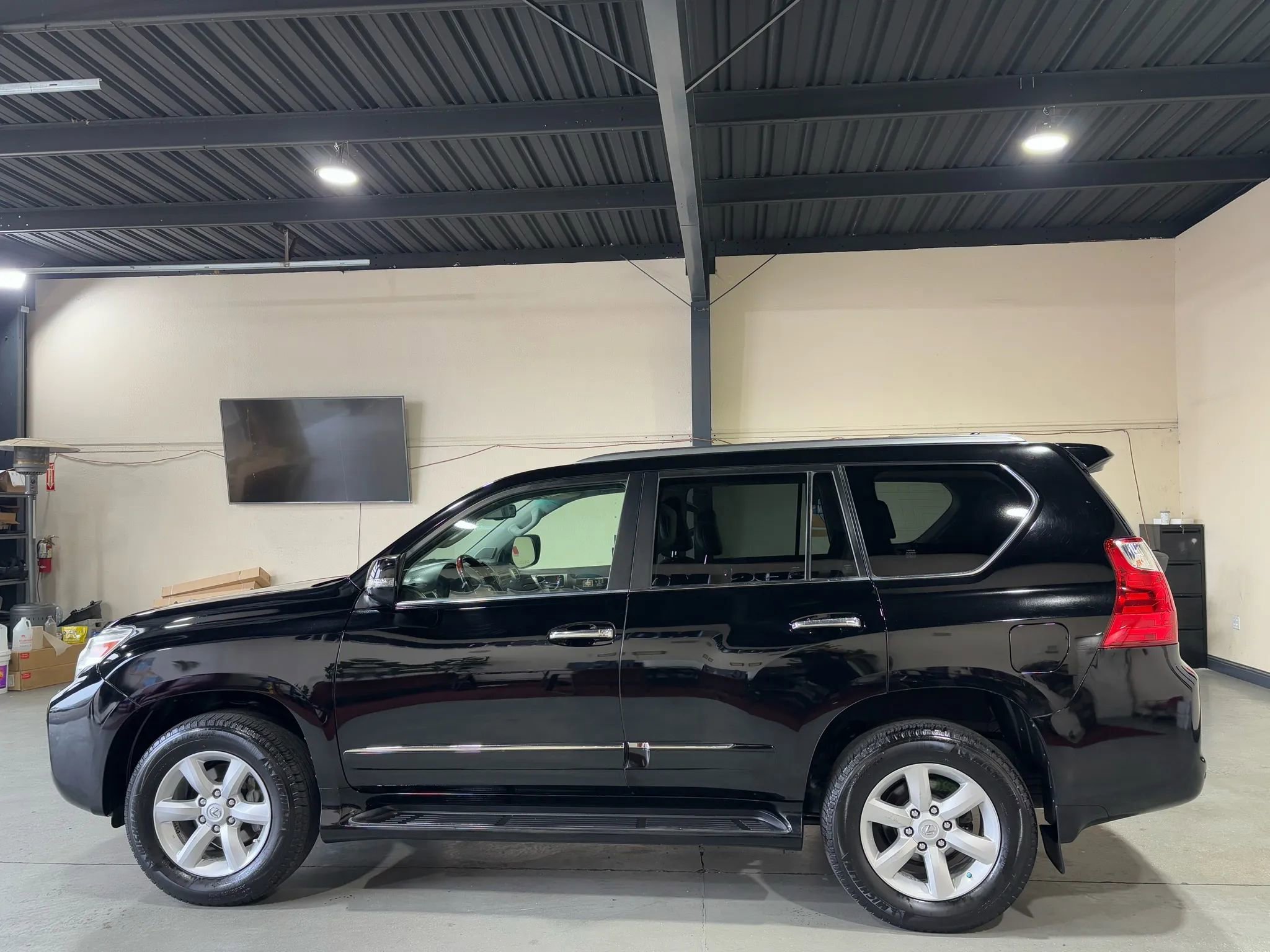 Used 2010 Lexus GX 460 Premium AWD/4WD image 8