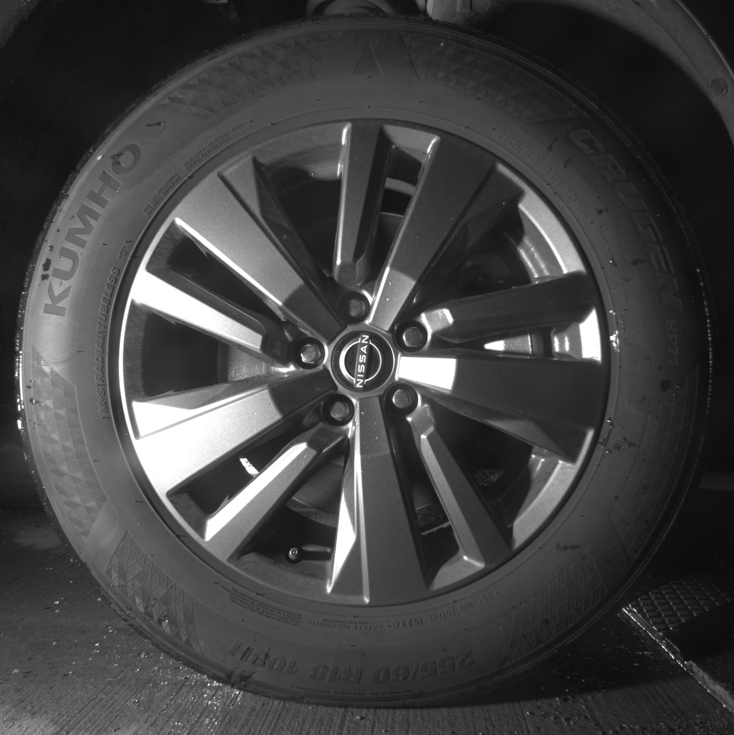 Used 2025 Nissan Pathfinder SV image 13