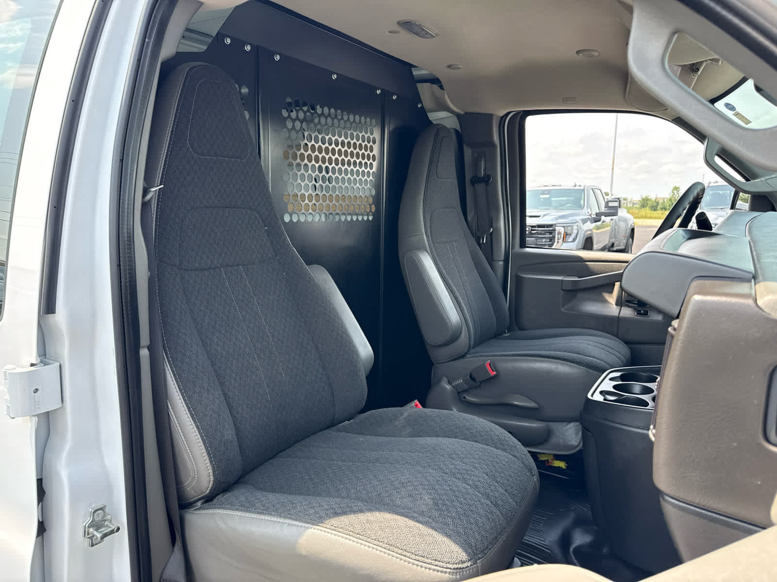 Certified 2025 Chevrolet Express 2500 w/ Driver Convenience Package RWD image 21