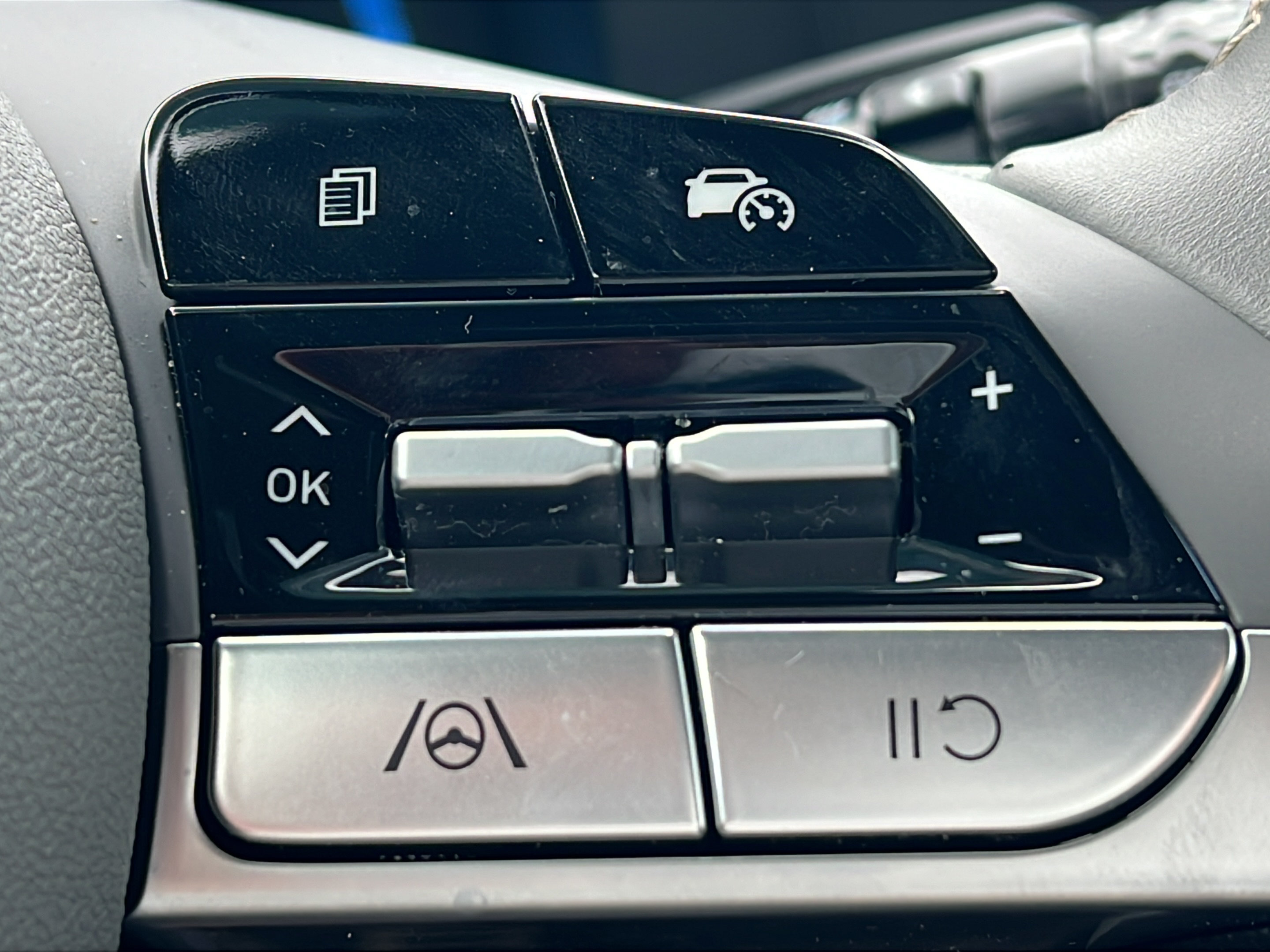 Certified 2025 Hyundai Elantra Sport FWD image 19