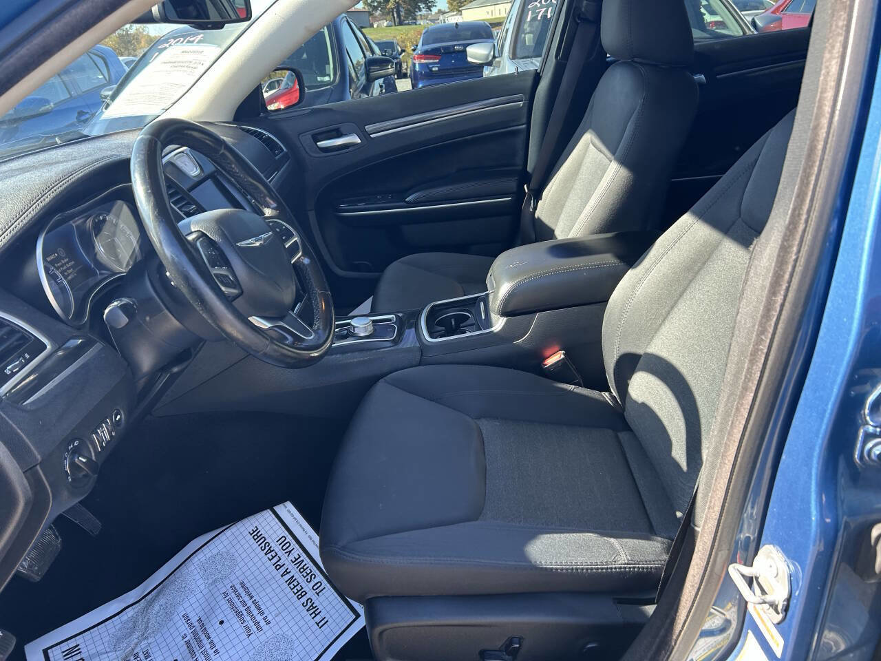 Used 2020 Chrysler 300 Touring w/ Chrome Appearance Package image 8