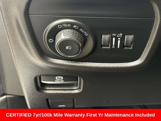Used 2023 Jeep Grand Cherokee Summit AWD/4WD image 33