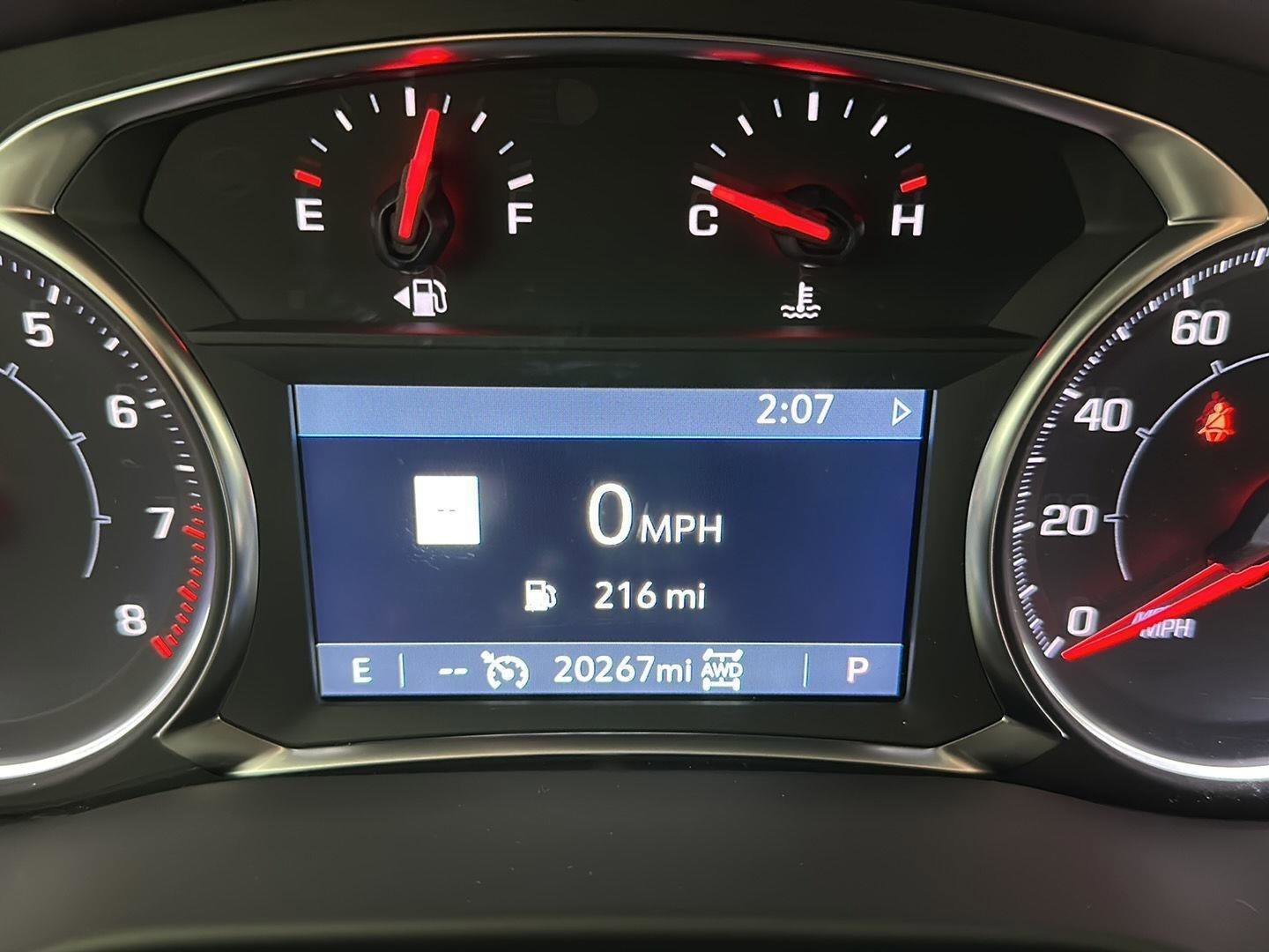 Used 2023 GMC Acadia SLT w/ Preferred Package image 11